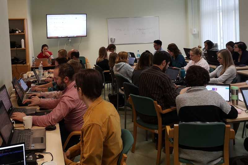 Our Team run workshop during 'Omics Data Science' course